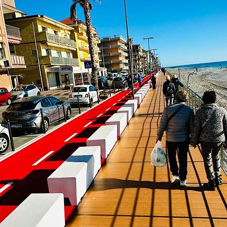 Appartamento Al Mare Вентимилья Экстерьер фото